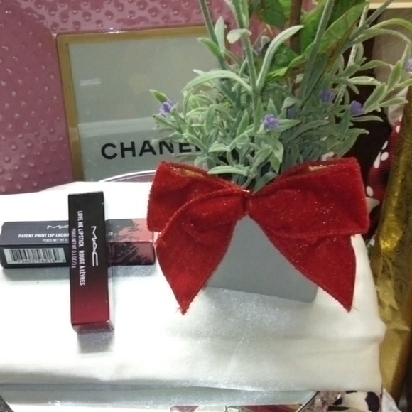 Two Best quality sexy MAC Lipsticks 💄💋NWT - Picture 2 of 6